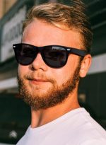 ⁦Vitacelli نظارات شمسية مستقطبة للرجال والنساء، نظارات شمسية رياضية مربعة أنيقة للقيادة، ظلال عصرية للنساء في الهواء الطلق حماية 100% من الأشعة فوق البنفسجية⁩ - الصورة ⁦4⁩