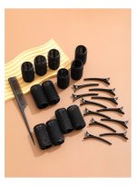 خاجول 25 قطعة مجموعة أنابيب لف الشعر اللاصقة وكبسات الشعر، تشمل 12 أنبوب لف شعر بمشابك قبضة ذاتية و12 كبسة شعر تمساح، أنابيب لف الشعر بكبسات ومشط (أسود) - Image 4