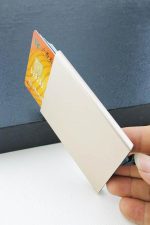 ⁦حقيبة بطاقات متعددة الاستخدامات فضي  - نسخة أصلية فضي⁩ - الصورة ⁦2⁩