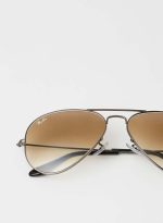 راي بان نظارة شمسية بإطار آفياتور كامل الحواف - مقاس العدسة: 58 مم - لون: رمادي -طراز 0RB3025 - Image 4