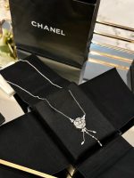 Bouton de Camélia transformable necklace - Image 9