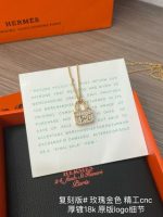 Amulettes Constance pendant - Image 3