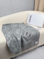 Anagram scarf in wool and cashmere grey - Image 8
