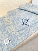 Anagram scarf in wool and cashmere blue - Image 2