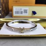 Empreinte Medium Bangle, White Gold and Diamonds - Image 9