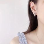 Circular diamond stud earrings - Image 3