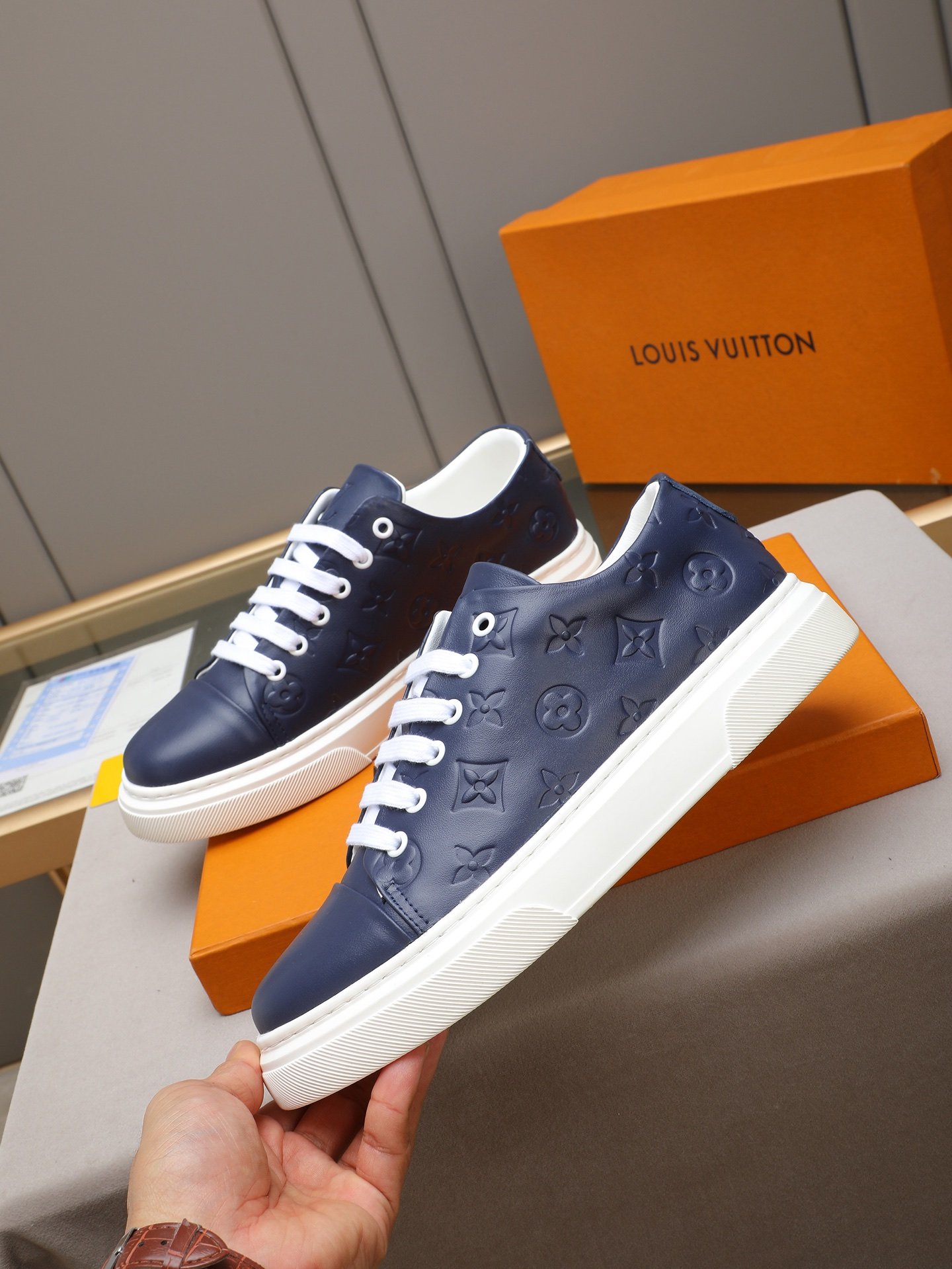 52bf43d75f685ebd28cb8062c4f15bc4.jpg Beverly Sneaker - Image 1