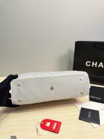 Chanel bowling ball - Image 5