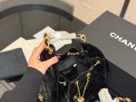 CHANEL 26、22 Handbag - Image 4