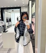 CHANEL Wool Black & White - Image 7