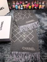 CHANEL Gray plaid scarf set - Image 10
