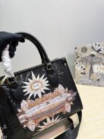 Dior On the go Tote Bag - Image 5
