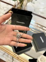 Bouton de Camélia transformable necklace - Image 11