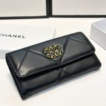 CHANEL purse