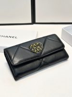CHANEL purse