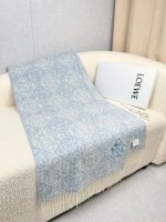 Anagram scarf in wool and cashmere blue - Image 3