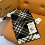 Check Wool Scarf Black - Image 8