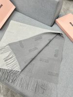 Grey double-sided scarf - Image 6