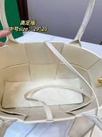 BV Woven Tote Bag white - Image 6