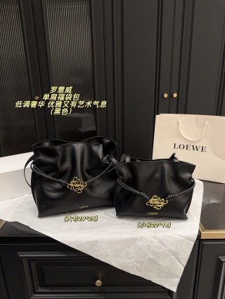 a966b5422d6a016e39975c19f4d61778.jpg Flamenco clutch in nappa calfskin - Image 1