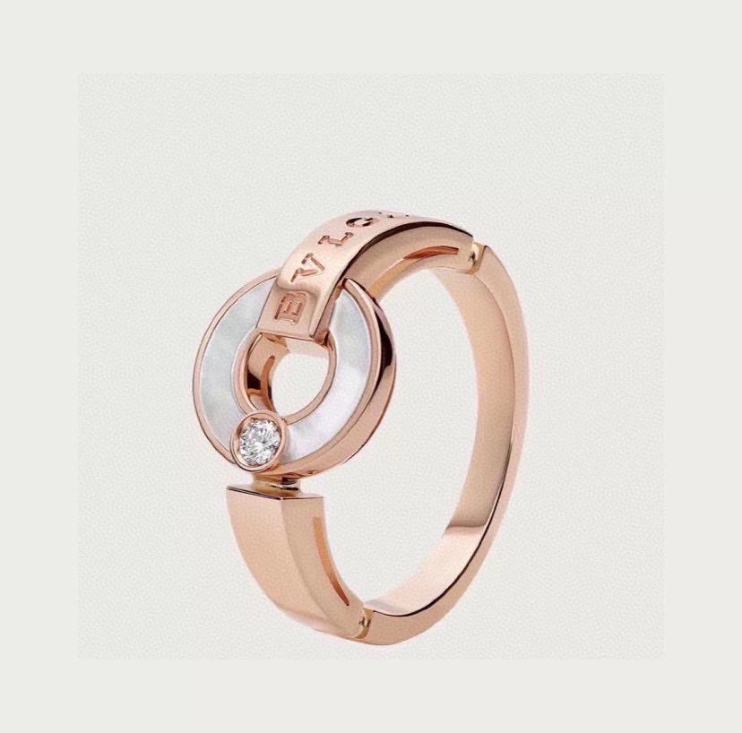 a96daa2b78dd9ce2d7d79fc9426ef158.jpg Bvlgari Bvlgari Ring - Image 1