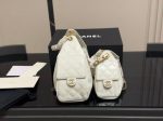 CHANEL 26、22 Handbag white - Image 11