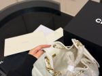CHANEL 26、22 Handbag white - Image 12