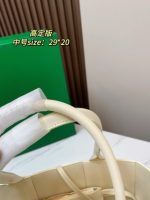 BV Woven Tote Bag white - Image 5