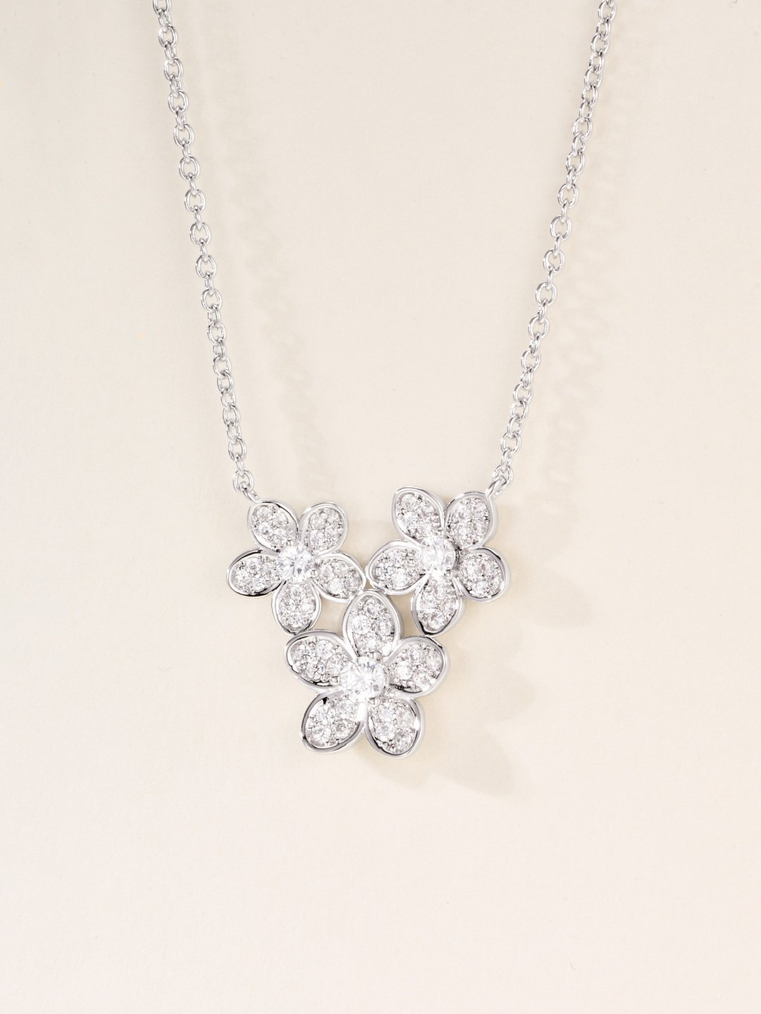 d6403c7032550063b6fa4510e2c47a0f.jpg GRAFF Wild Flower - Image 1