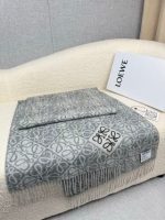 Anagram scarf in wool and cashmere grey - Image 11