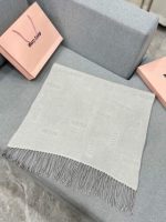 Grey double-sided scarf - Image 2