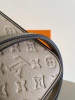 Easy Pouch On Strap - Image 8