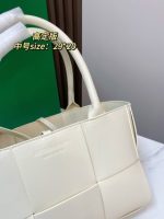 BV Woven Tote Bag white - Image 3