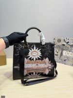 Dior On the go Tote Bag - Image 2