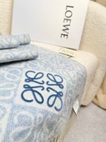 Anagram scarf in wool and cashmere blue - Image 15