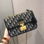 Classic Letter Chain Bag Size :24cm