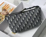 DIORTRAVEL NOMAD Clutch Size: 22 x 13 x 9.5 cm - Image 2