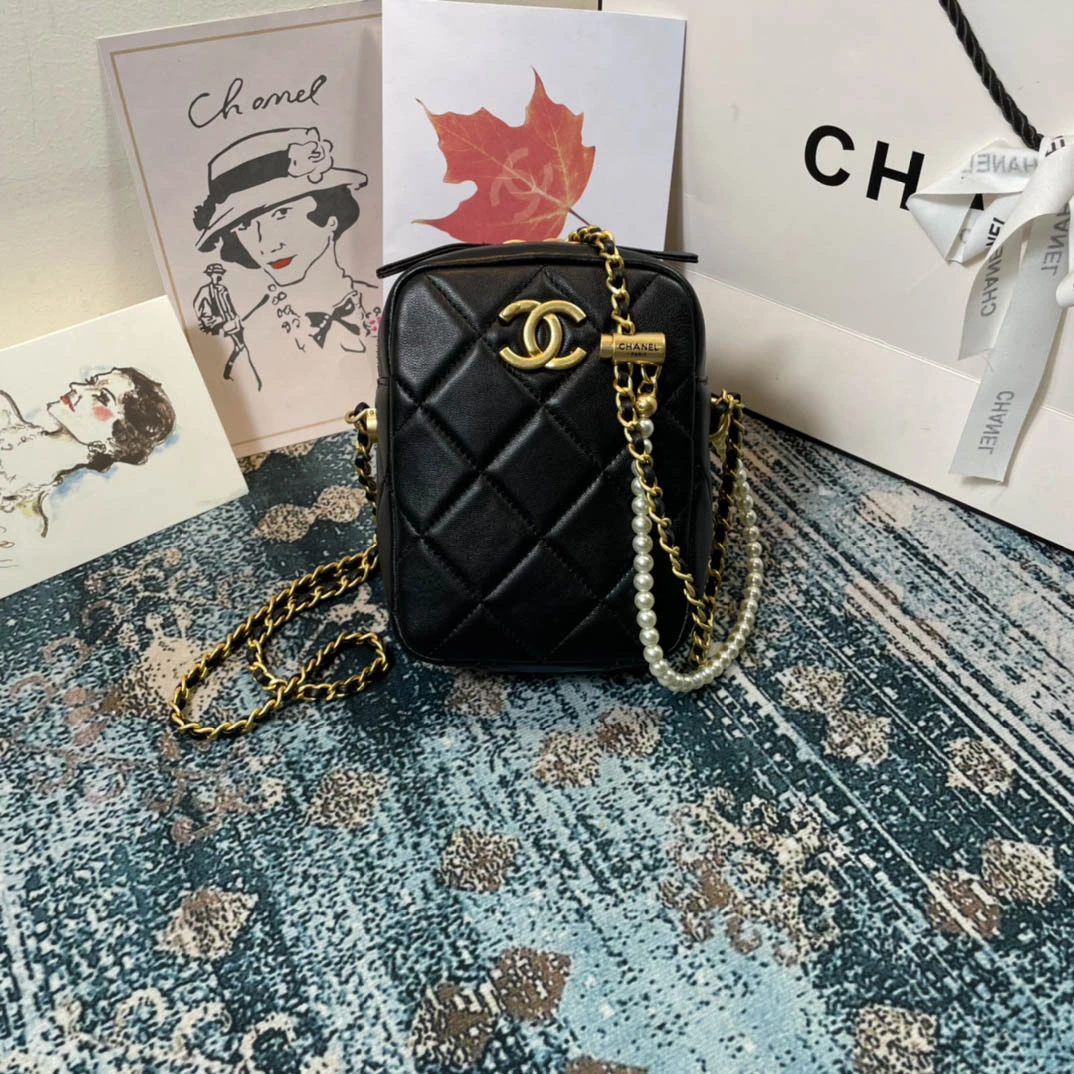 i086e2b9311f75eed1b7a7fc59d5edc74.webp Chane Small Sachet Model: AS2857 Size: 12x17x6cm - Image 1