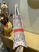 Book Tote Collection Size: 41.5cm 36cm - Image 2