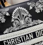 Book Tote Series Size: 41.5cm 36cm 22cm - Image 2