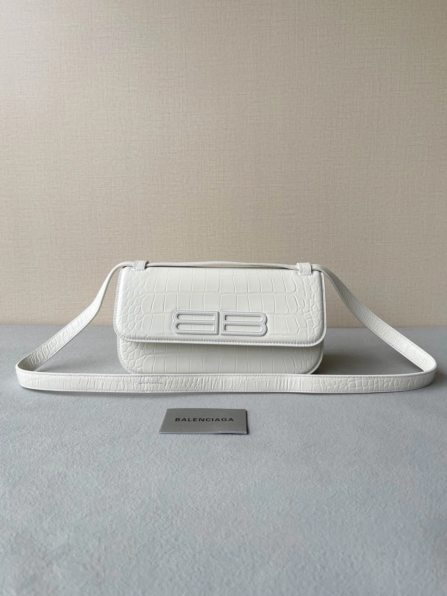 i14bc70d356f06633b83cf2e062a74cdb.webp BALENCIAG Gossip bag Crossbody Size: 23.5×12.4×10.4cm - Image 1