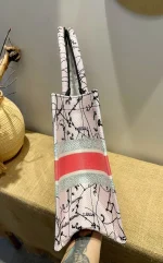 Book Tote Series Size: 41.5cm 36cm - Image 2