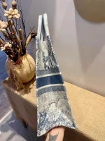 Book Tote Collection Size: 41.5cm 36cm - Image 3