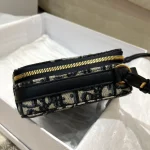 Autumn and winter old flower camera bag size:19*5*14cm - Image 3