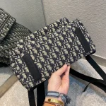 Classic duffel bag size:30*15*42cm - Image 3