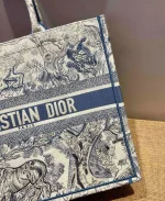 Book Tote Collection Size: 41.5cm 36cm - Image 5