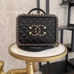 Chane Vanity case Vintage Cosmetic Bag Model: 93343 Size: 21cm