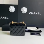 Calfskin Size: 12cmx9cm Ident No.: 2290 - Image 5