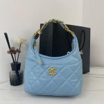 Chain underarm bag Model: size: 22X22X8cm