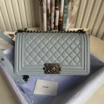 ?Chanel Calfskin Size:25x15x9cm